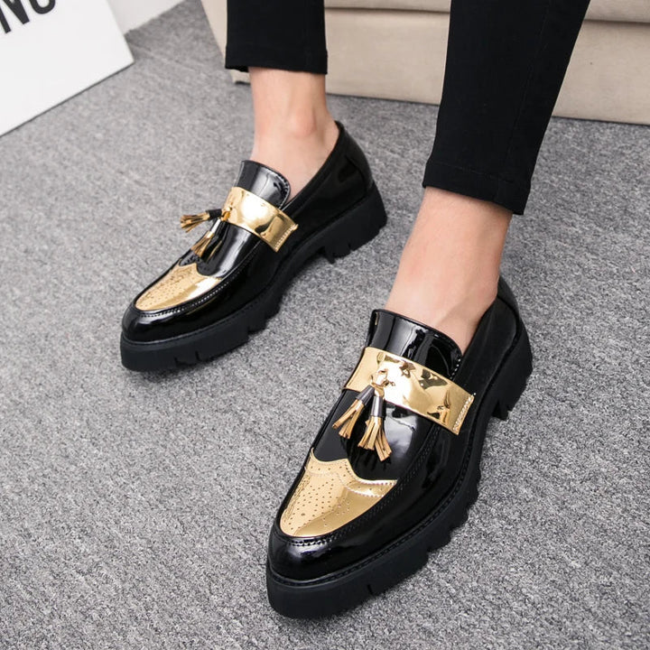 Levoire | Mocassins Brillants Noirs À Enfiler Avec Pompon Ou