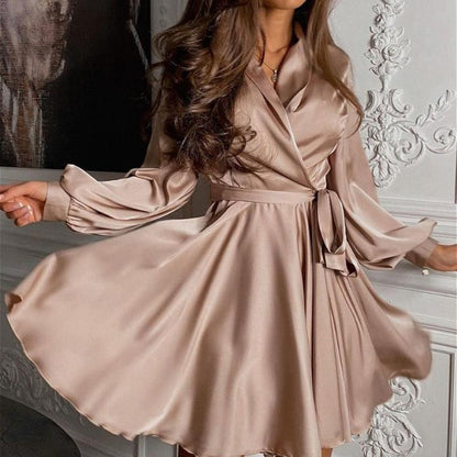 Levoire | Rento Manches Longues V Col Satin Robe Lumière brune