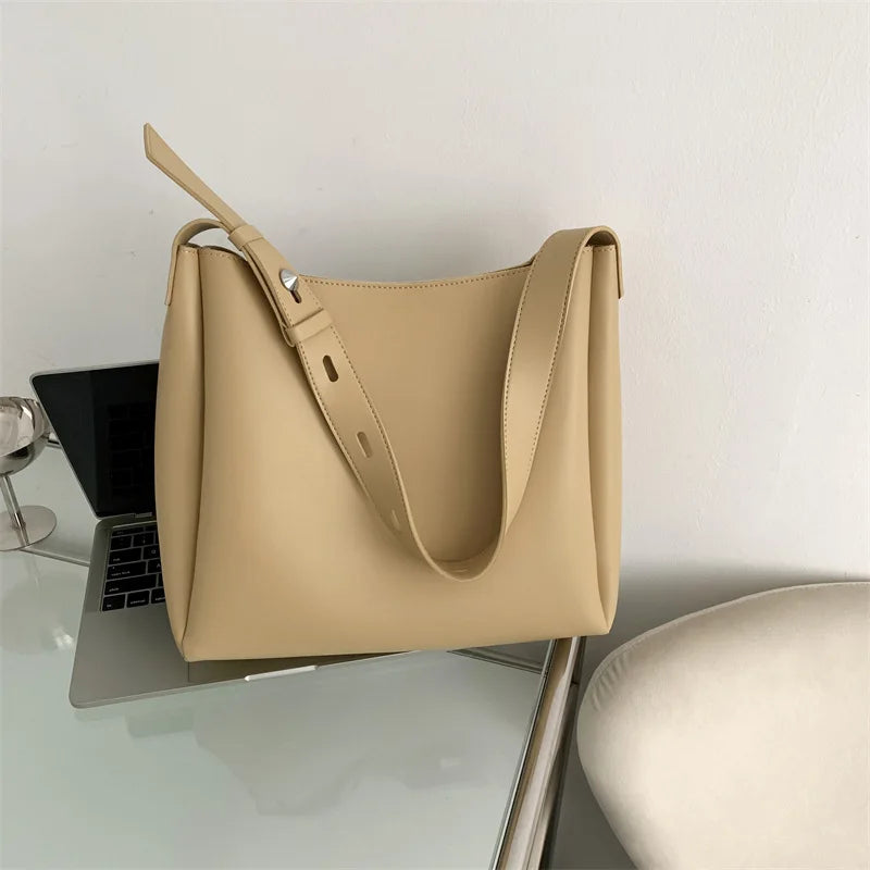 Levoire | Grand Sac À Main Et Sa Pochette