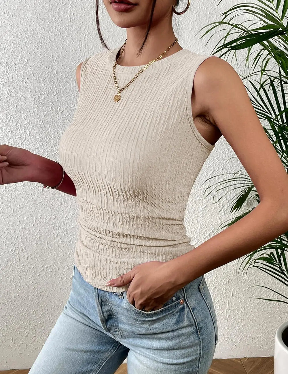 Levoire | Top Pour Femmes Avec Encolure Haute Beige