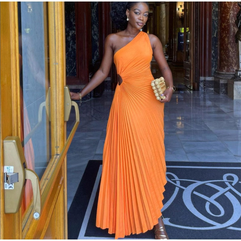 Levoire | Une Robe Maxi Plissée Irrégulière Sans Bretelles