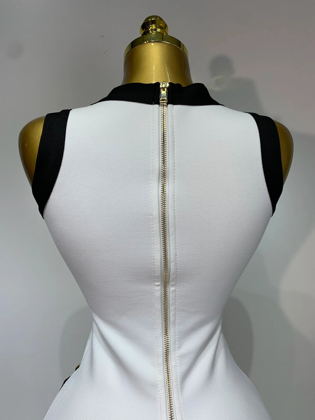 Levoire | Sexy Dos Nu Noir Blanc Bouton Mini Bandage Robe Courte