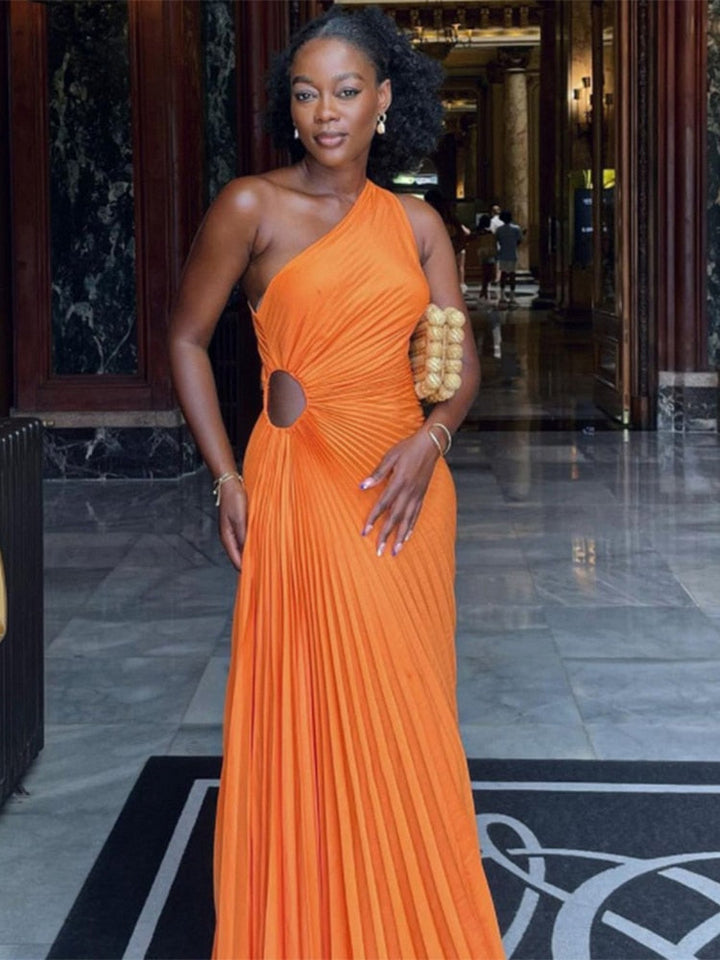Levoire | Une Robe Maxi Plissée Irrégulière Sans Bretelles