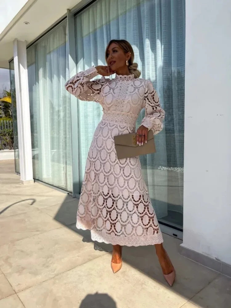 Levoire | Robe Maxi À Col Montant En Dentelle Avec Manches Bouffantes