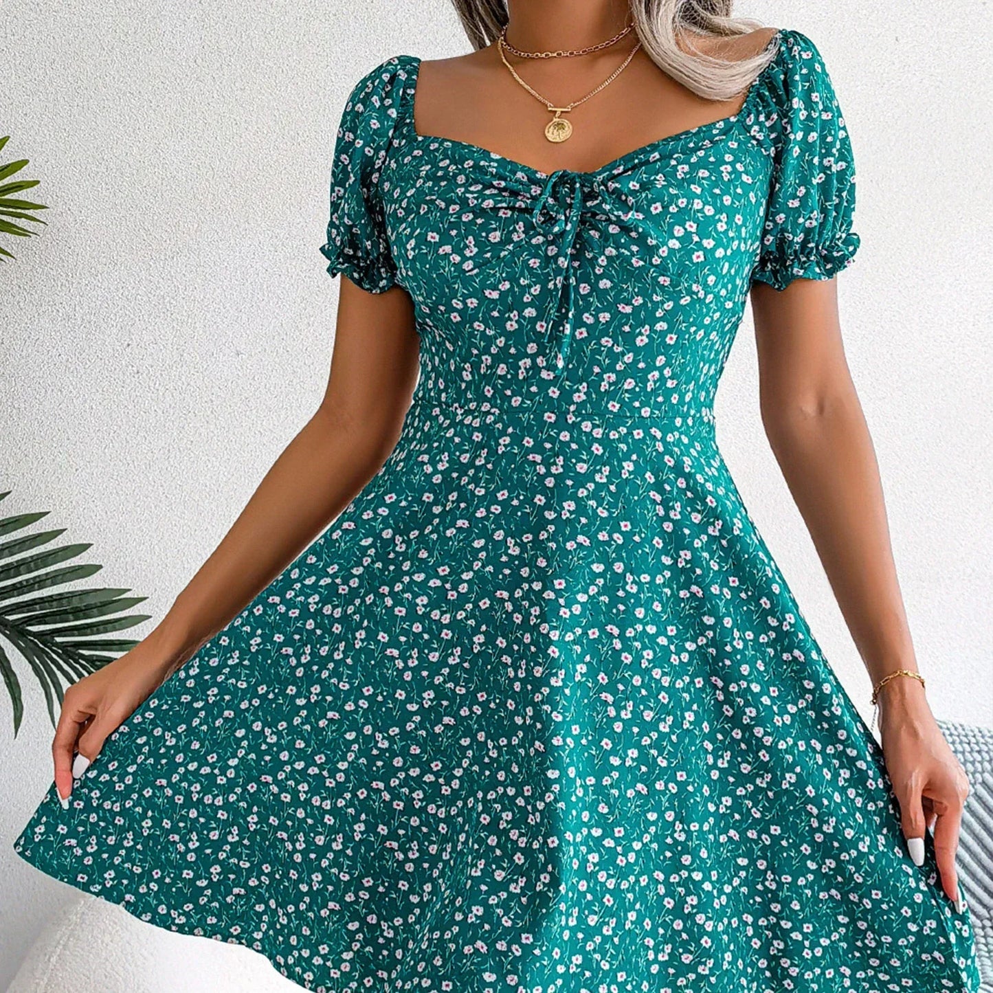 Levoire | Robe À Décolleté En V Et Lacets Vert foncé