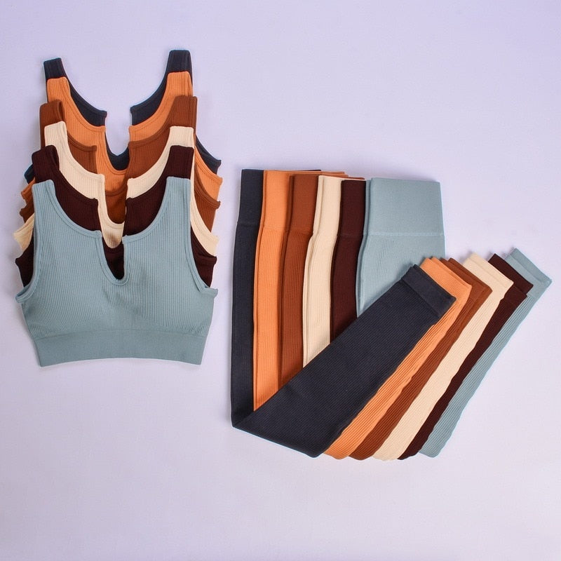 Levoire | Ensemble De Sport Complet Avec Décolleté Décoratif Et Leggings Longs