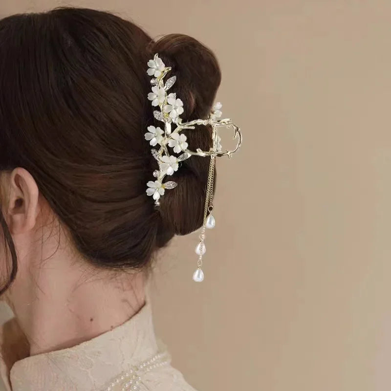 Levoire | En Perles Avec Fleurs Et Glands – Accessoire Élégant