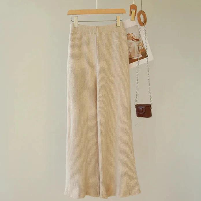 Levoire | Écharpe En Cachemire Prête Pour Le Bureau Et Pantalon Taille Haute Dans L'Ensemble Assorti