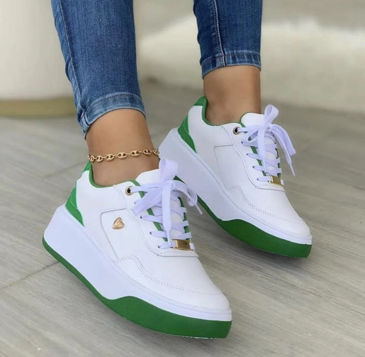 Levoire | Chaussures d'entraînement pour femmes avec semelle épaisse et détails en forme de cœur Noir