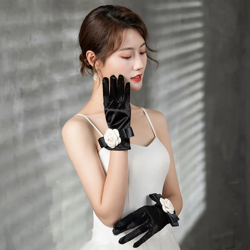 Levoire | Récolte Vintage Gants Courts En Satin Noir Hepburn