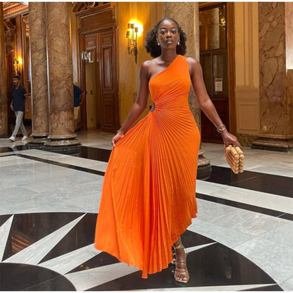 Levoire | Une Robe Maxi Plissée Irrégulière Sans Bretelles