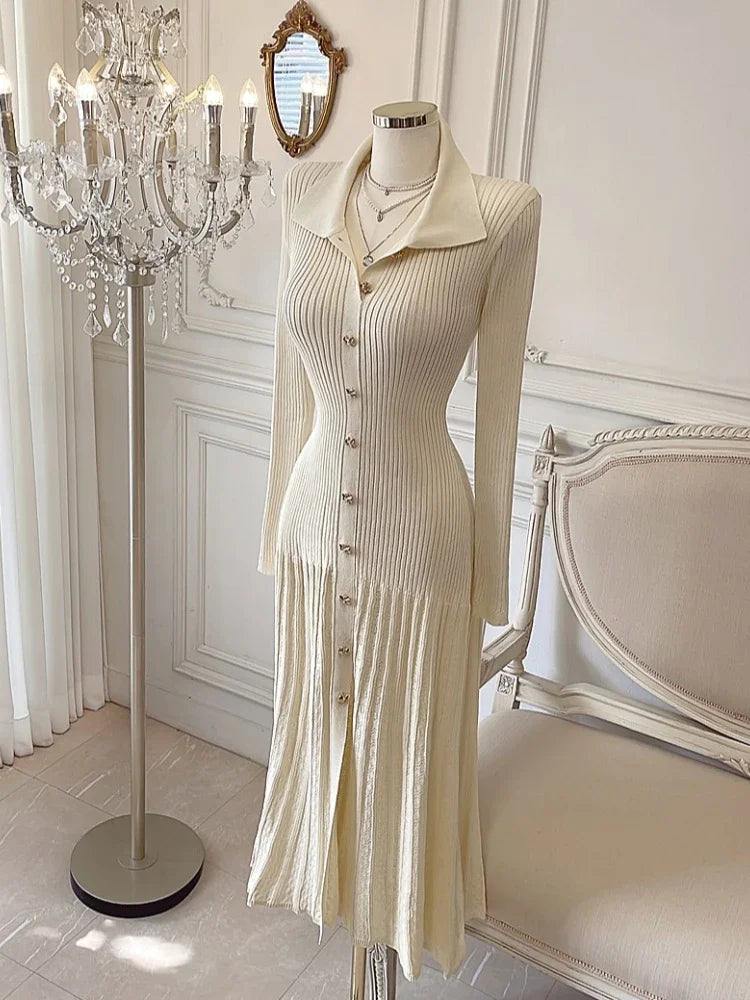Levoire | Robe Élégante En Tricot Rétro Avec Patte De Boutonnage Beige Taille unique