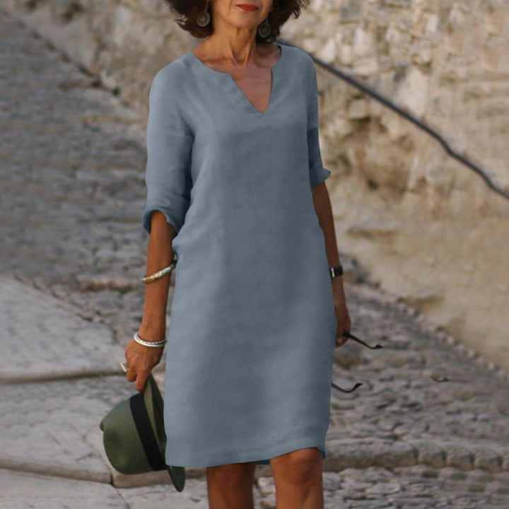 Levoire | Robe À Encolure En V Couvrant Le Ventre Intemporelle