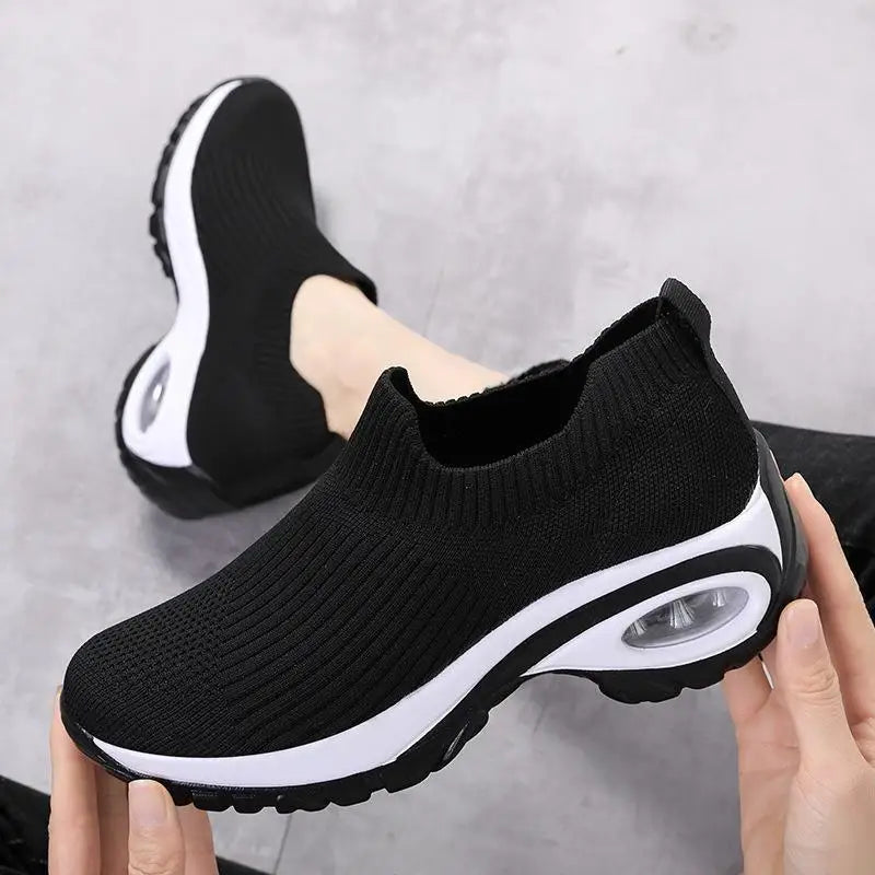 Levoire | Élégant Femmes Sportif Slip On Baskets Wedge Semelle Noir