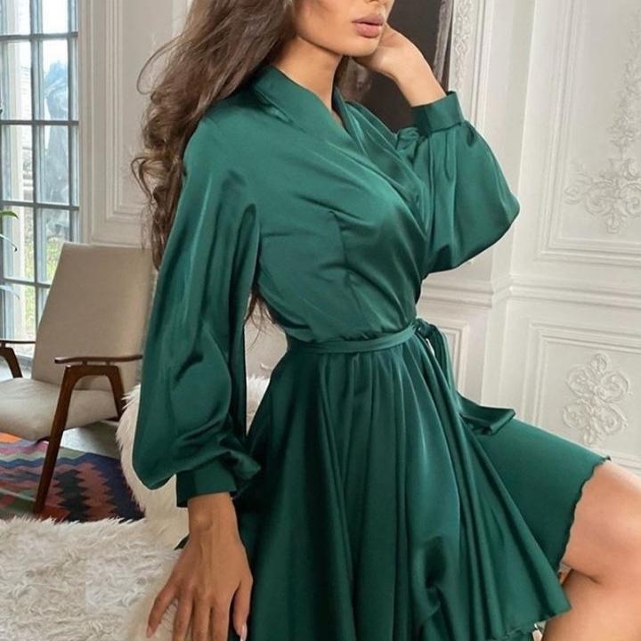 Levoire | Rento Manches Longues V Col Satin Robe Vert
