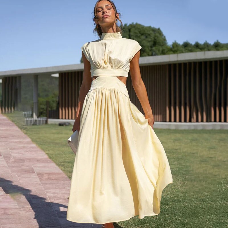 Levoire | Robe Courte Taille Haute Décolletée Valke 1