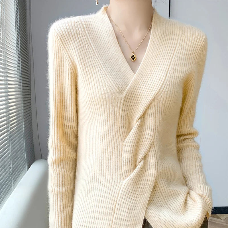 Levoire | Pull Femme Avec Décolleté En V Et Sensation Cachemire Beige