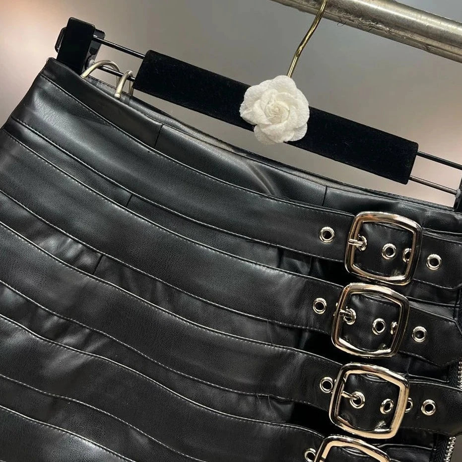Levoire | Mini-Jupe En Cuir Avec Boucles En Métal
