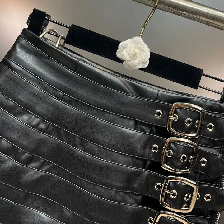 Levoire | Mini-Jupe En Cuir Avec Boucles En Métal
