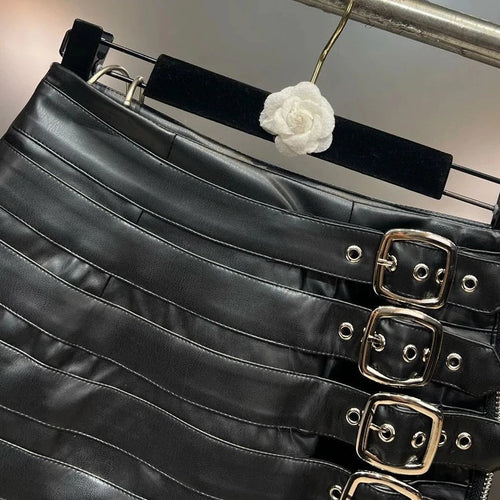 Levoire | Mini-Jupe En Cuir Avec Boucles En Métal