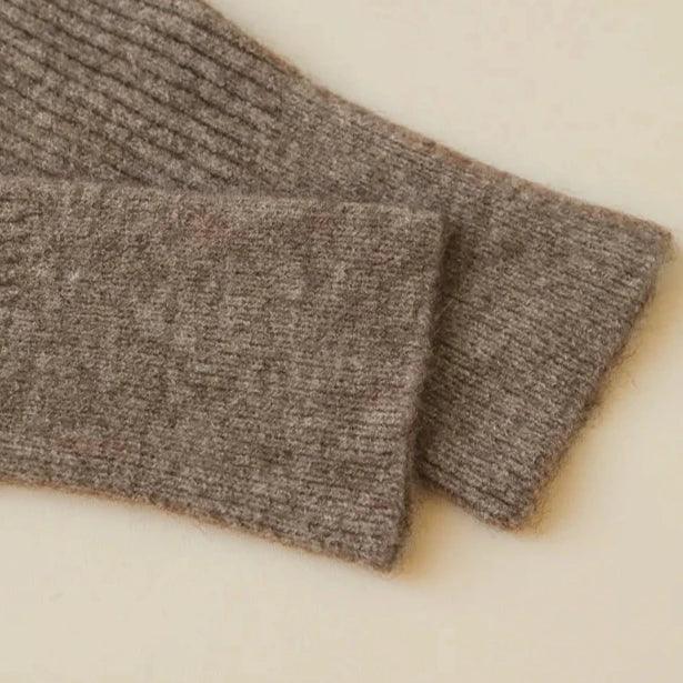 Levoire | Écharpe En Cachemire Prête Pour Le Bureau Et Pantalon Taille Haute Dans L'Ensemble Assorti