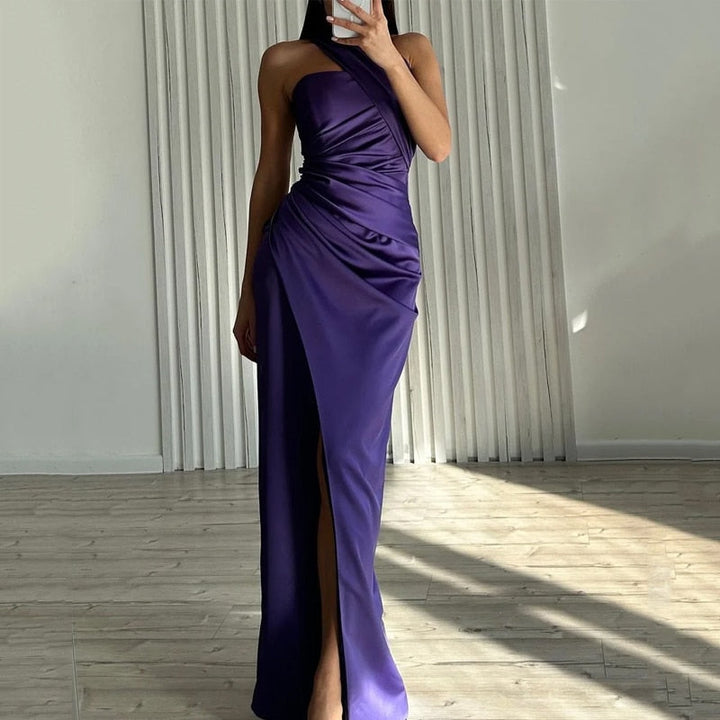 Levoire | Une Robe Maxi Plissée Sans Bretelles À Fente Haute
