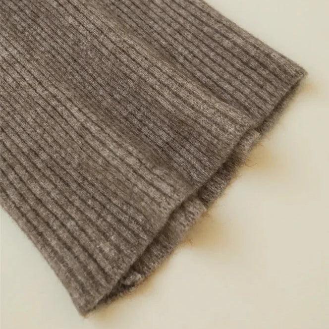 Levoire | Écharpe En Cachemire Prête Pour Le Bureau Et Pantalon Taille Haute Dans L'Ensemble Assorti