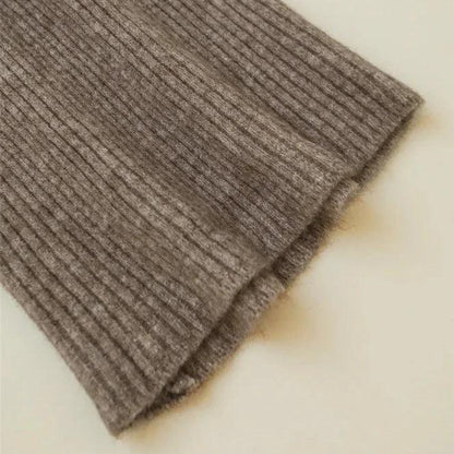 Levoire | Écharpe En Cachemire Prête Pour Le Bureau Et Pantalon Taille Haute Dans L'Ensemble Assorti