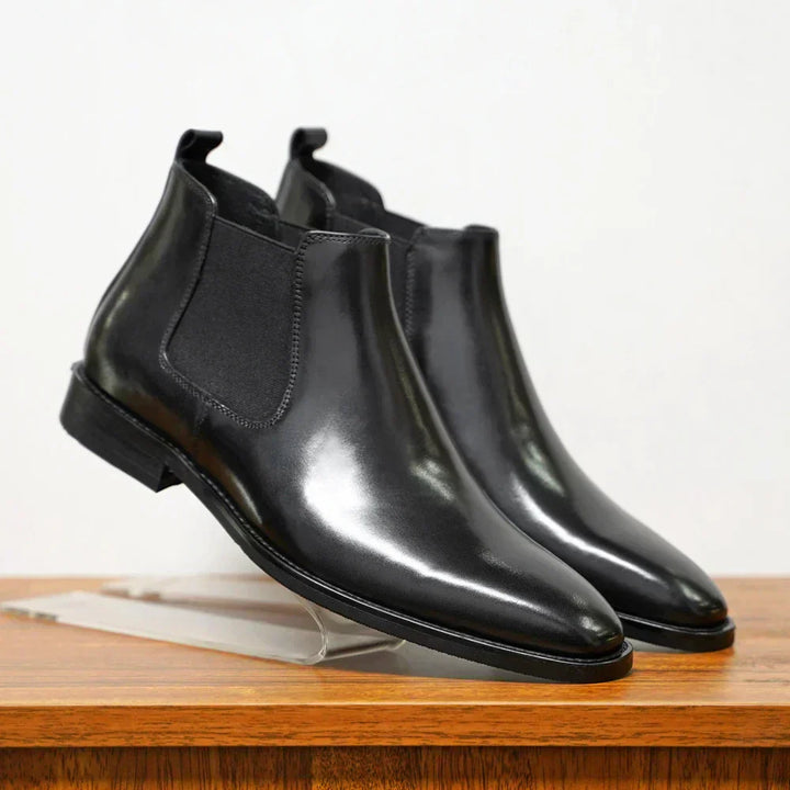 Levoire | Bottes en cuir avec une coupe moderne Noir