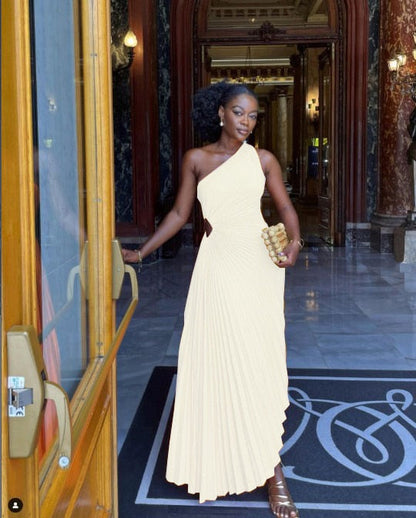 Levoire | Une Robe Maxi Plissée Irrégulière Sans Bretelles Blanc