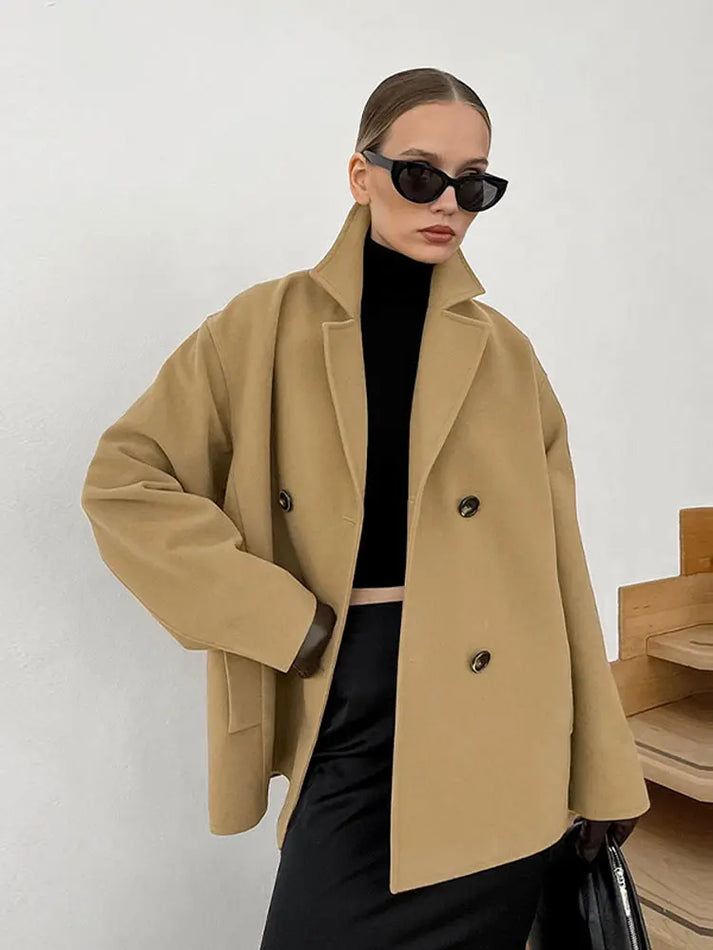 Levoire | Veste Courte Pour Femmes Avec Des Détails De Boutons Stylés