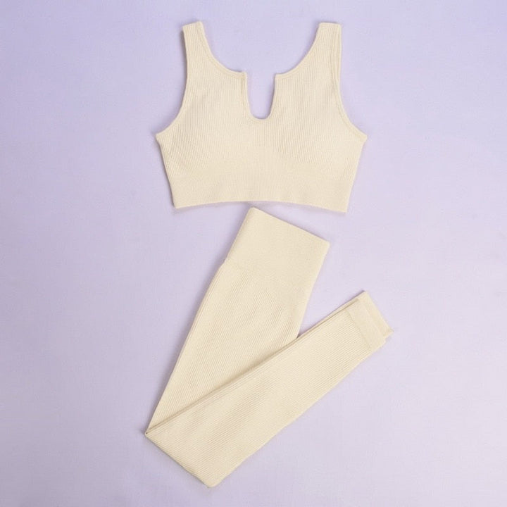Levoire | Ensemble De Sport Complet Avec Décolleté Décoratif Et Leggings Longs Beige