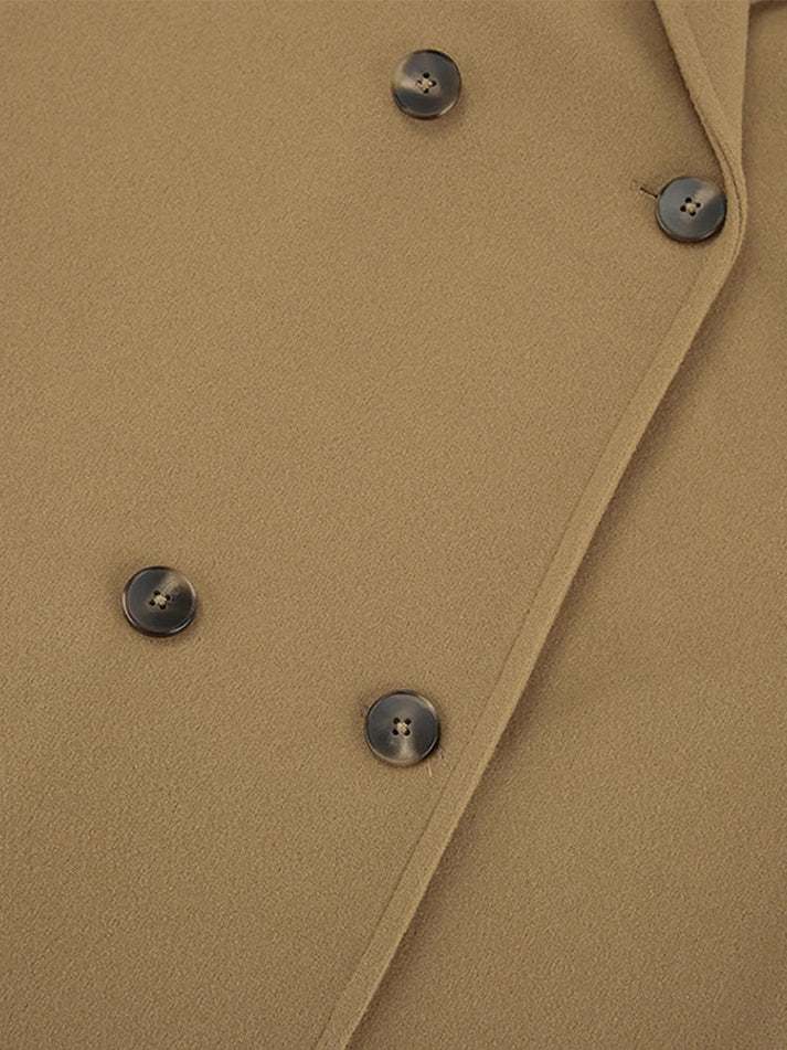 Levoire | Veste Courte Pour Femmes Avec Des Détails De Boutons Stylés