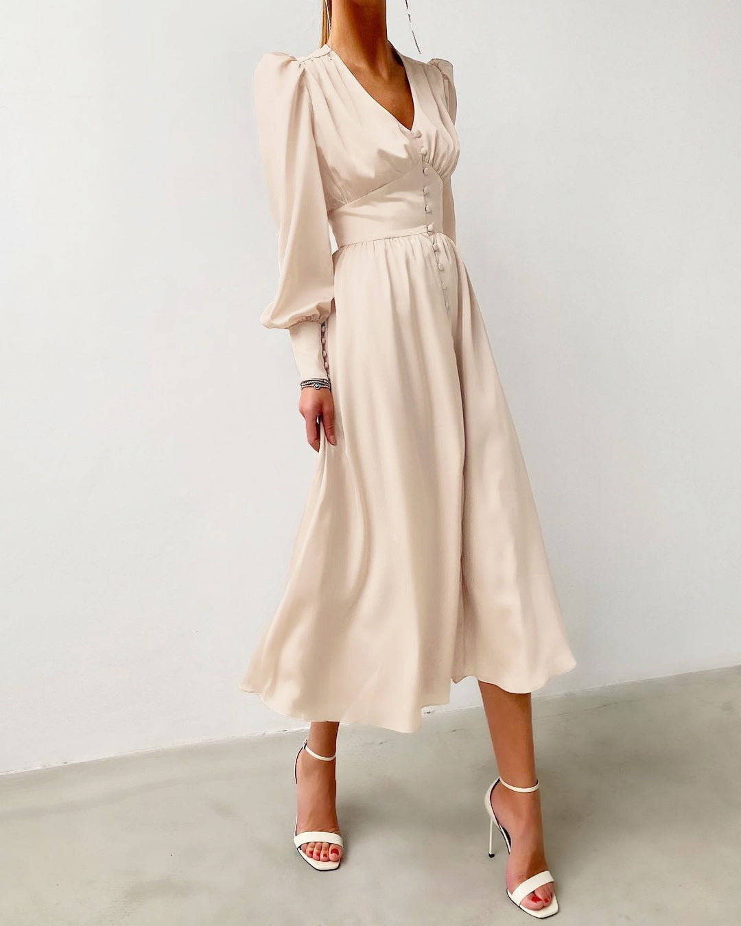 Levoire | Robe Satin Rétro Avec Boutonnage Pour Femmes