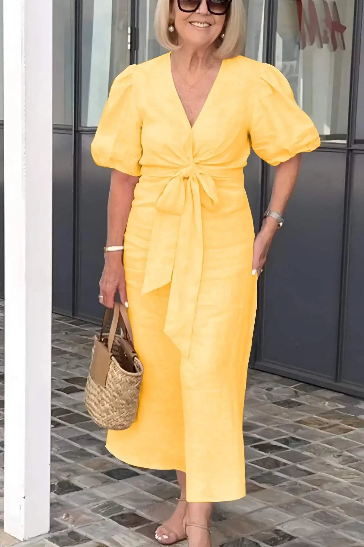Levoire | Robe En Coton Élégante À Décolleté En V Jaune