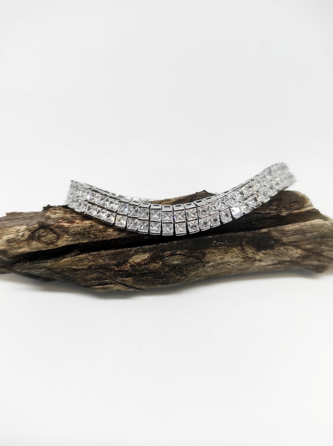 Levoire | Mathilde en zirconium plaqué rhodium orné de cristaux Scintillants - Livraison Offerte