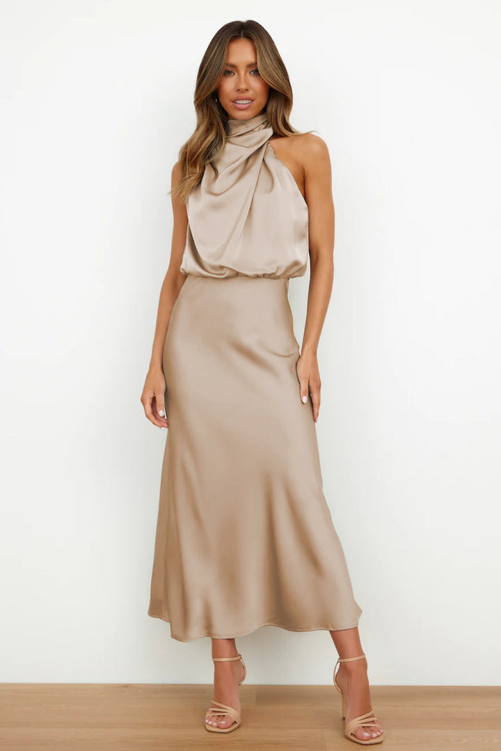 Levoire | Robe longue en satin avec décolleté américain Champagne