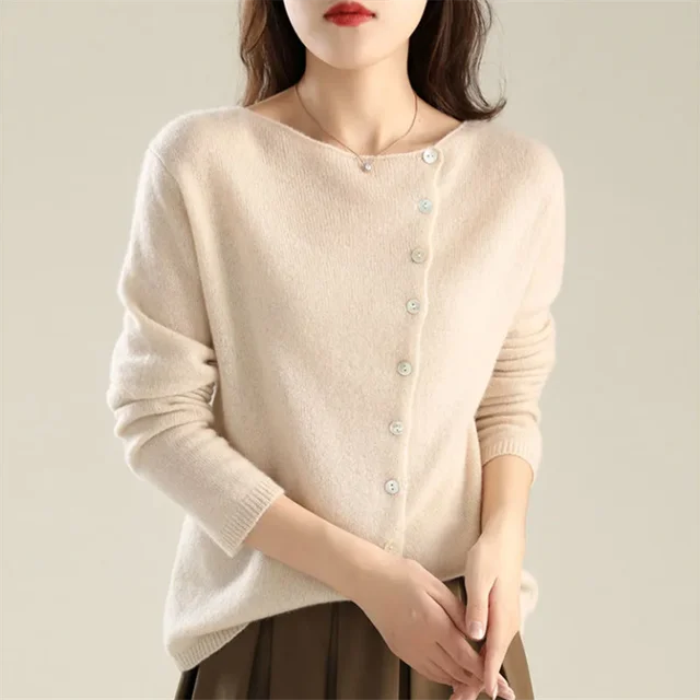 Levoire | Renomatto Neule Naisille Khaki