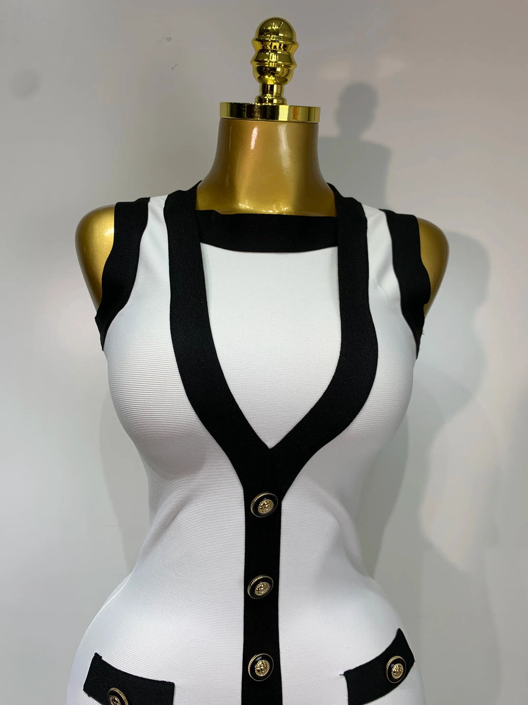 Levoire | Sexy Dos Nu Noir Blanc Bouton Mini Bandage Robe Courte