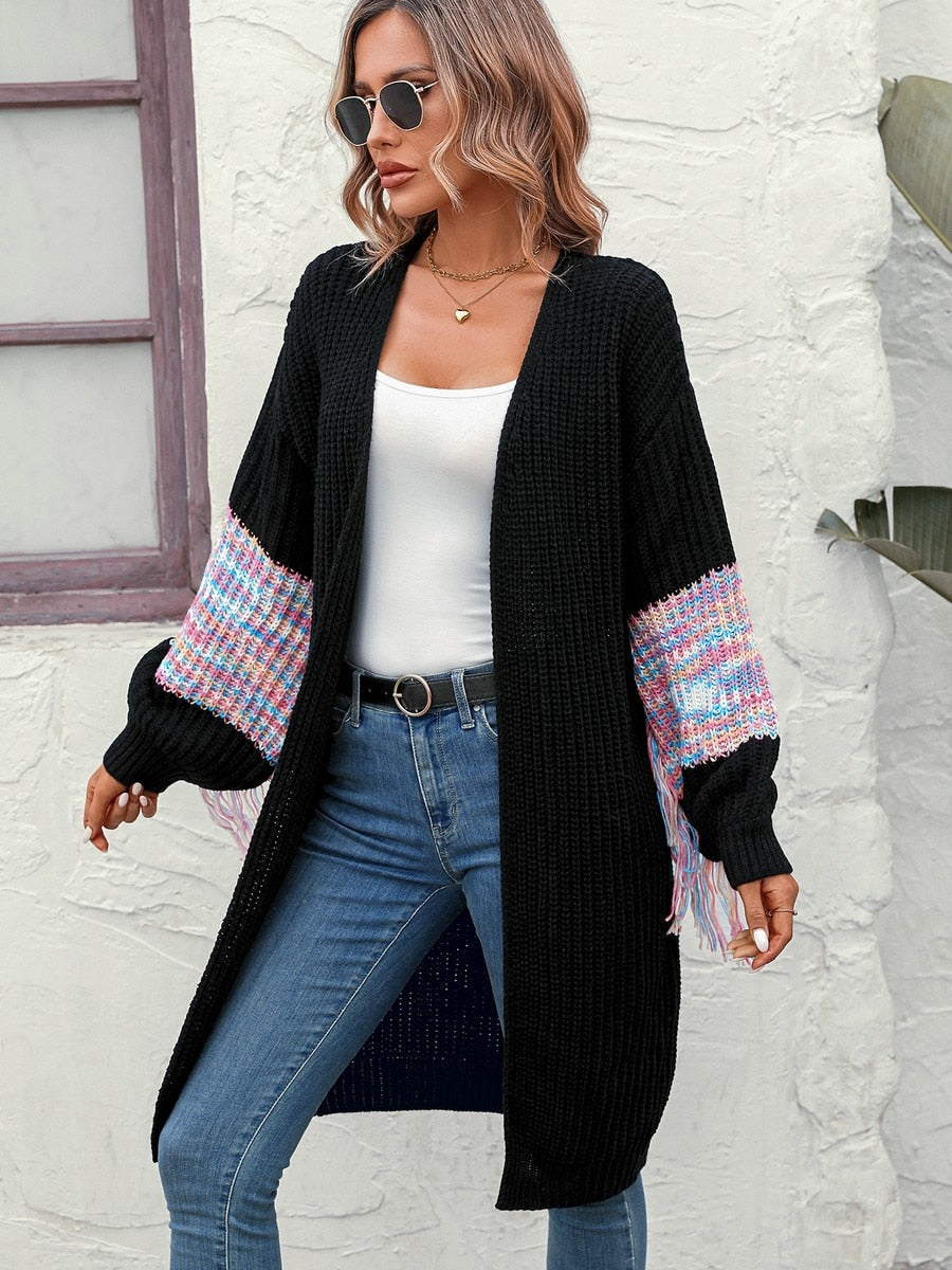 Levoire | Veste Longue En Tricot Noire Chaude Avec Des Franges Colorées