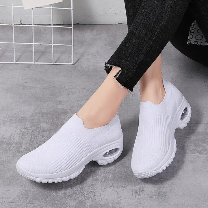 Levoire | Élégant Femmes Sportif Slip On Baskets Wedge Semelle Blanc