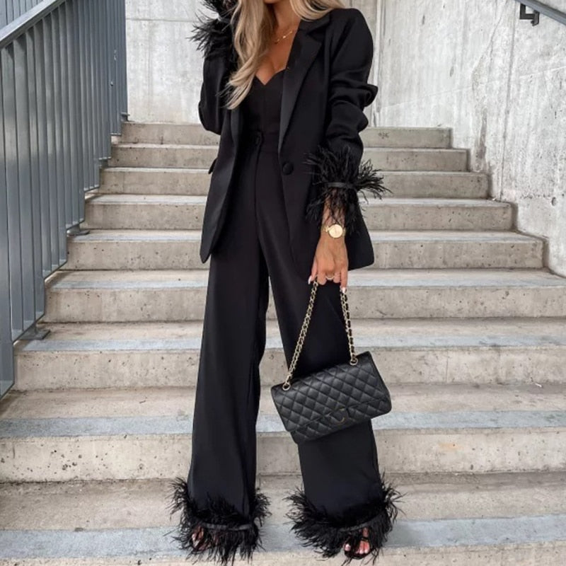 Levoire | Costume Noir Avec Ornement En Plumes Pour Femmes