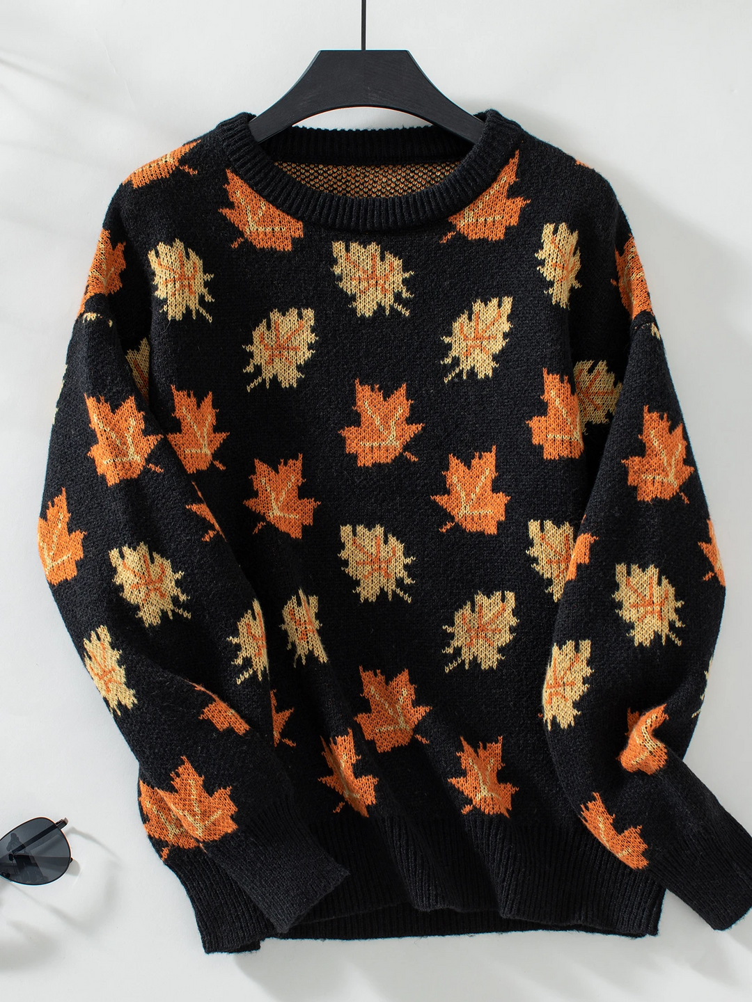 Levoire | Pull En Jacquard De Feuille D'Érable D'Automne Noir