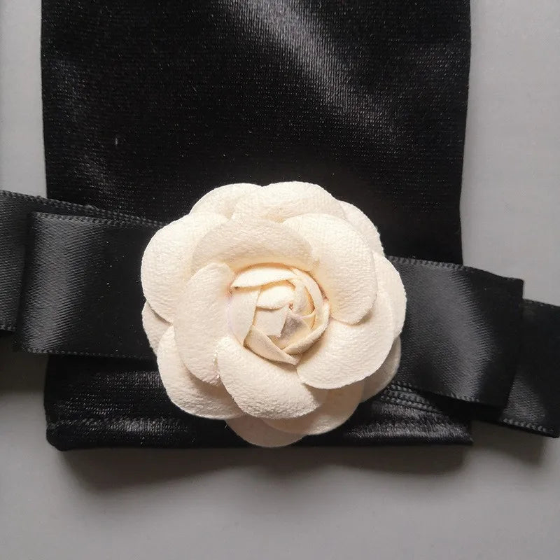 Levoire | Gants En Satin Noir Vintage Hepburn Pour Un Style Classique