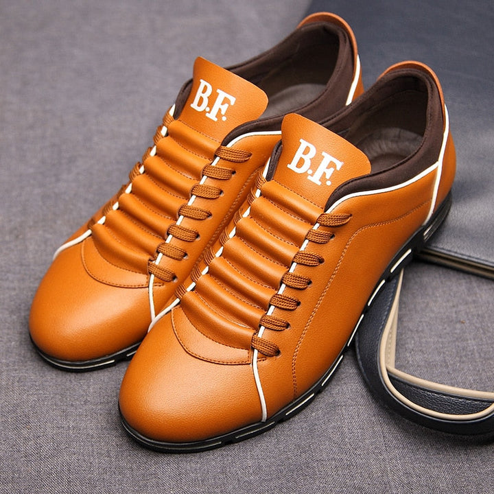 Levoire | Baskets de luxe pour hommes en cuir perforé et semelle contrastante Caramel