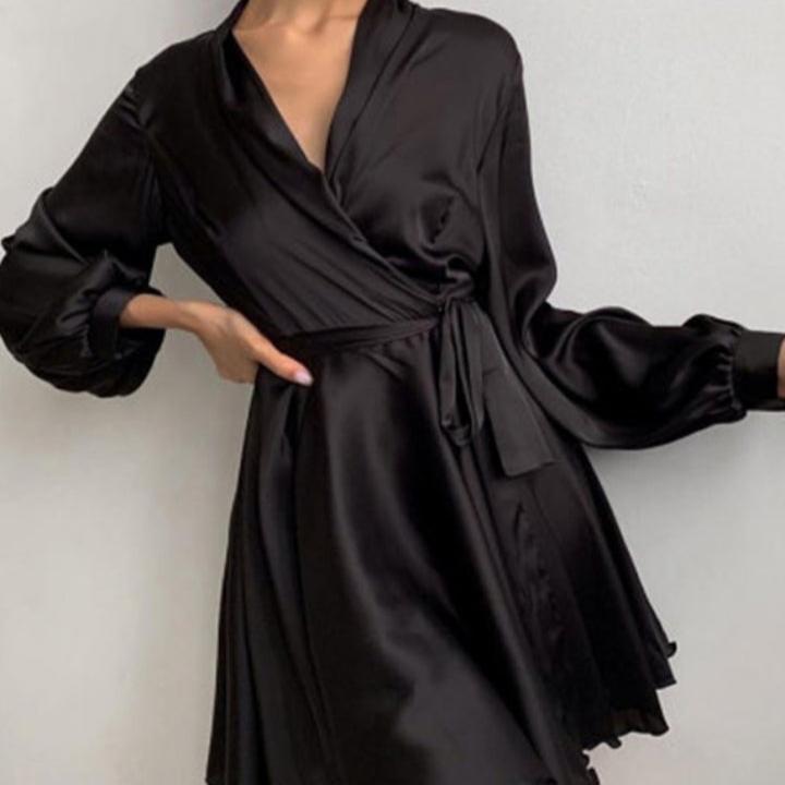 Levoire | Rento Manches Longues V Col Satin Robe Noir