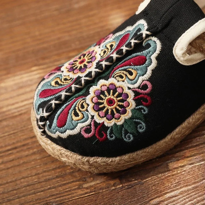 Levoire | Tissu Rentokangasta Chaussures Brodées Faites À La Main