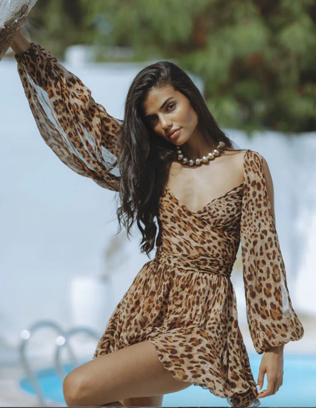 Levoire | Robe Levoire | Avec Des Manches Fluides Et Un Décolleté En V Léopard