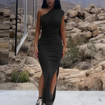 Levoire | Robe De Cocktail À Une Épaule Avec Fente Latérale Noir