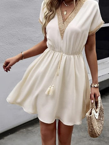 Levoire | Robe Cocktail Dentelle Décolleté V